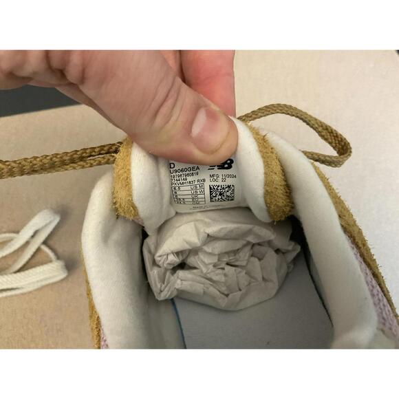 New! Womens New Balance 9060 Suede Beige Pink Casual Athletic Shoes. Size 8. - Picture 6 of 10